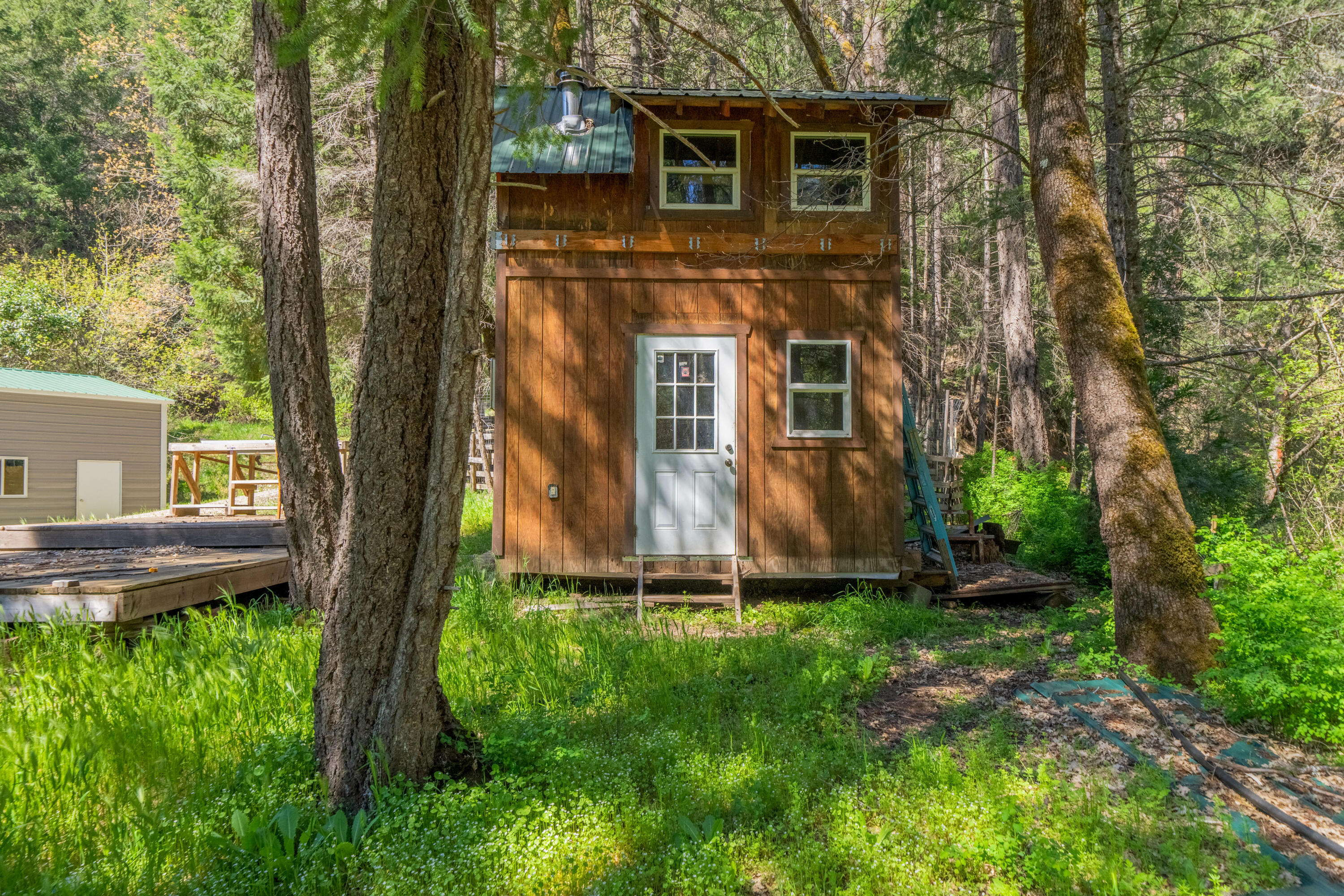 8916 Reading Creek Road Douglas City, CA 96024 - Photo 34 of 48 front view of a house with a yard