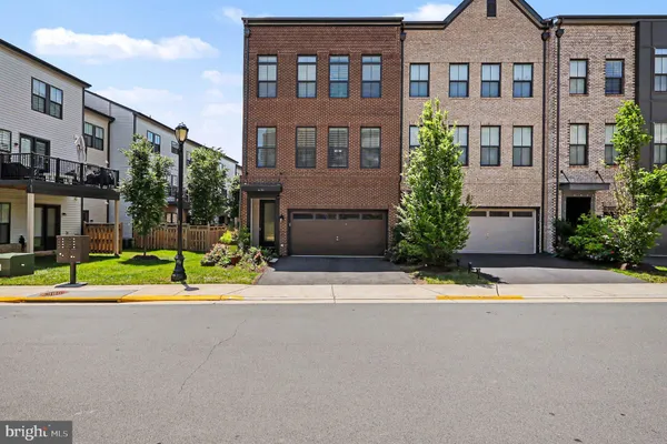 $875,000 | 42361 Vancouver Terrace, Brambleton, VA 20148