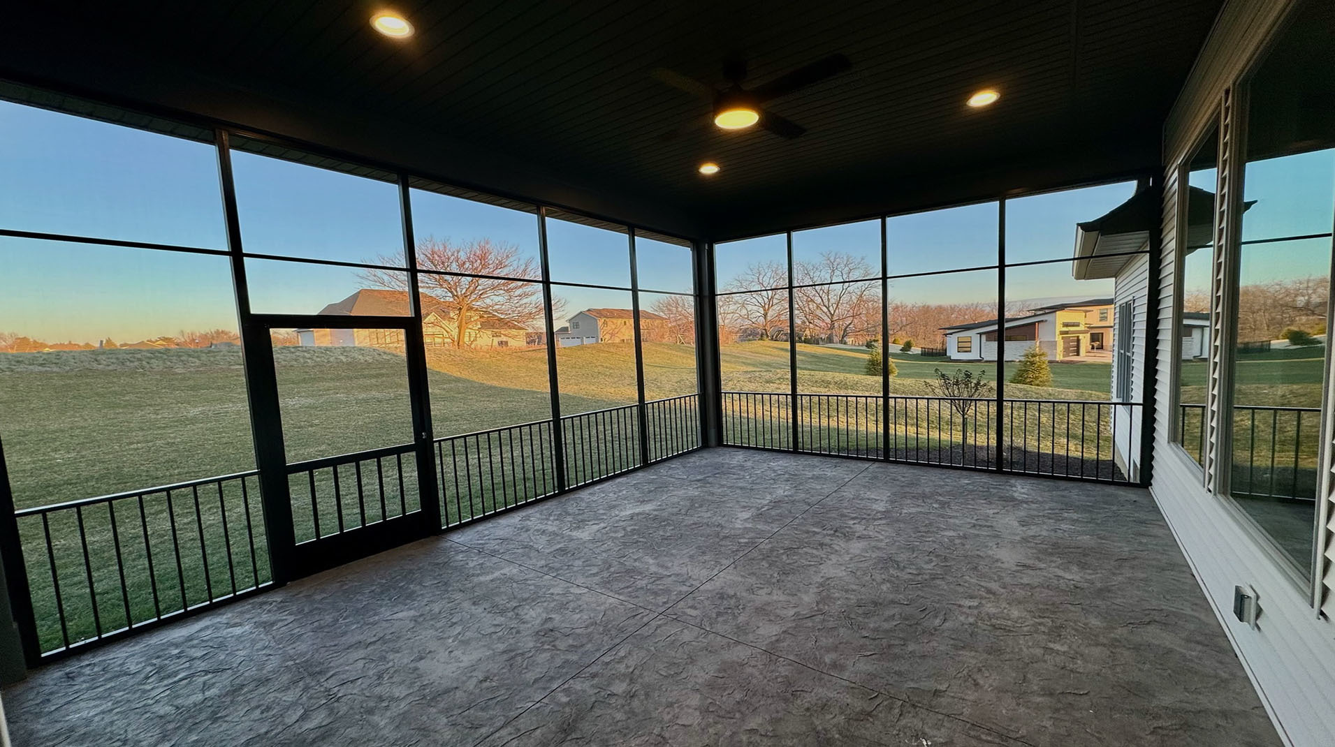 5077 Oak Rdg Court Bettendorf, IA 52722 - Photo 32 of 35 a view of an empty room with a large window