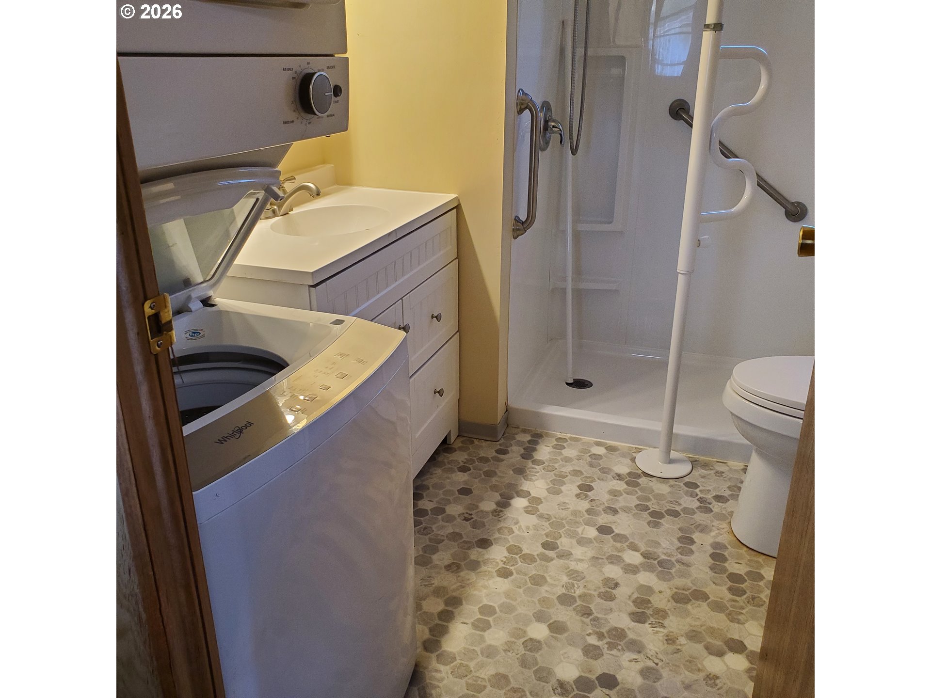 3950 Coburg Road, Unit 83 Eugene, OR 97408 - Photo 12 of 14 Laundry