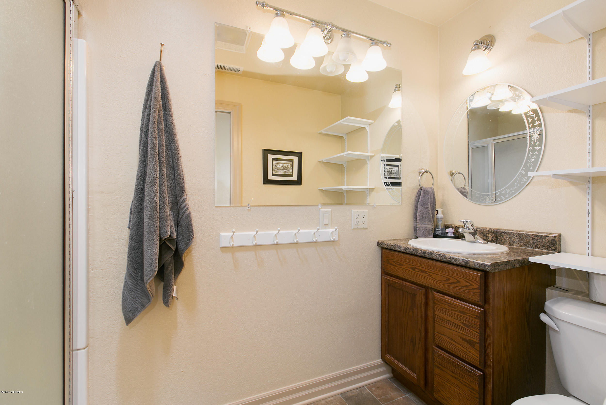 370 Blue Goose Road Zillah, WA 98953 - Photo 18 of 31 a view of bathroom with dual sinks