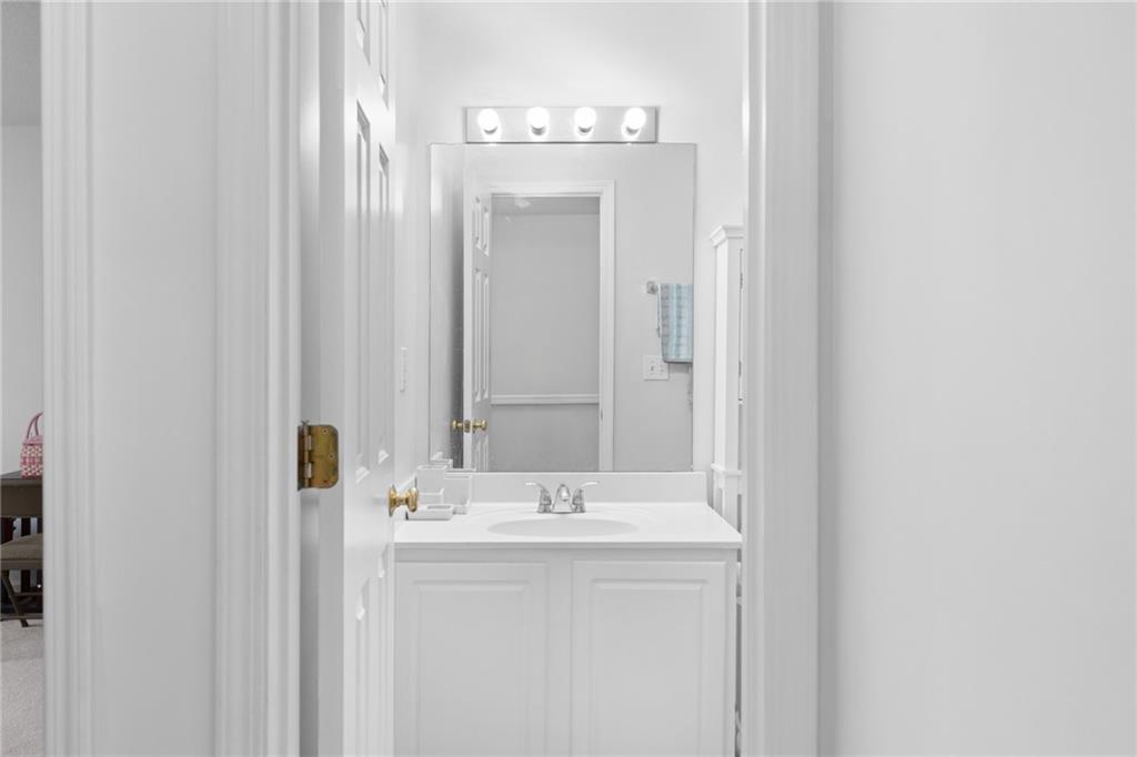 4088 Howell Park Road Duluth, GA 30096 - Photo 5 of 58