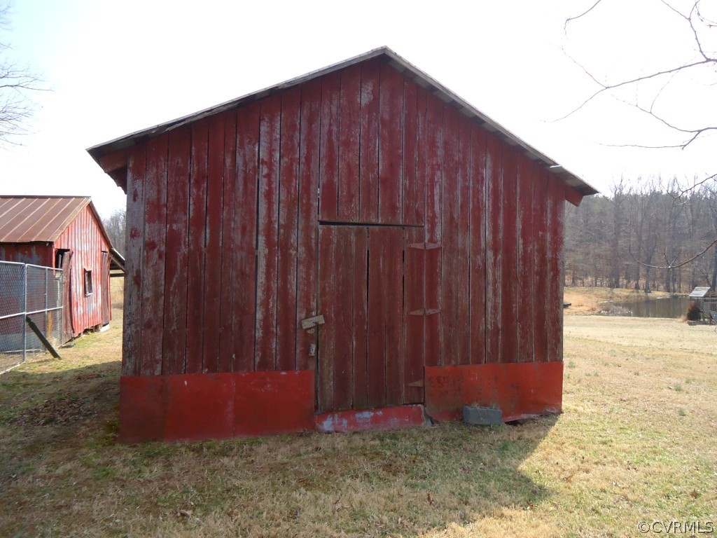 1972 Willow Brook Road Bumpass, VA 23024 - Photo 14 of 18 a backyard of a house