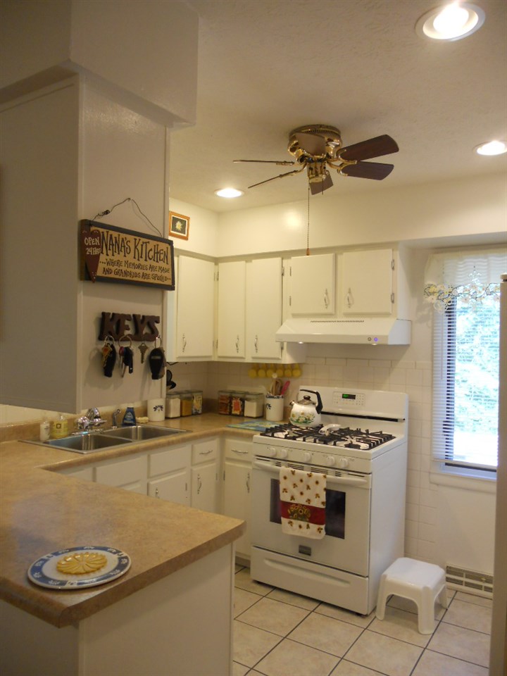 7809 Sipes Road Bloomington, IN 47408 - Photo 8 of 27 Gallery Image 8