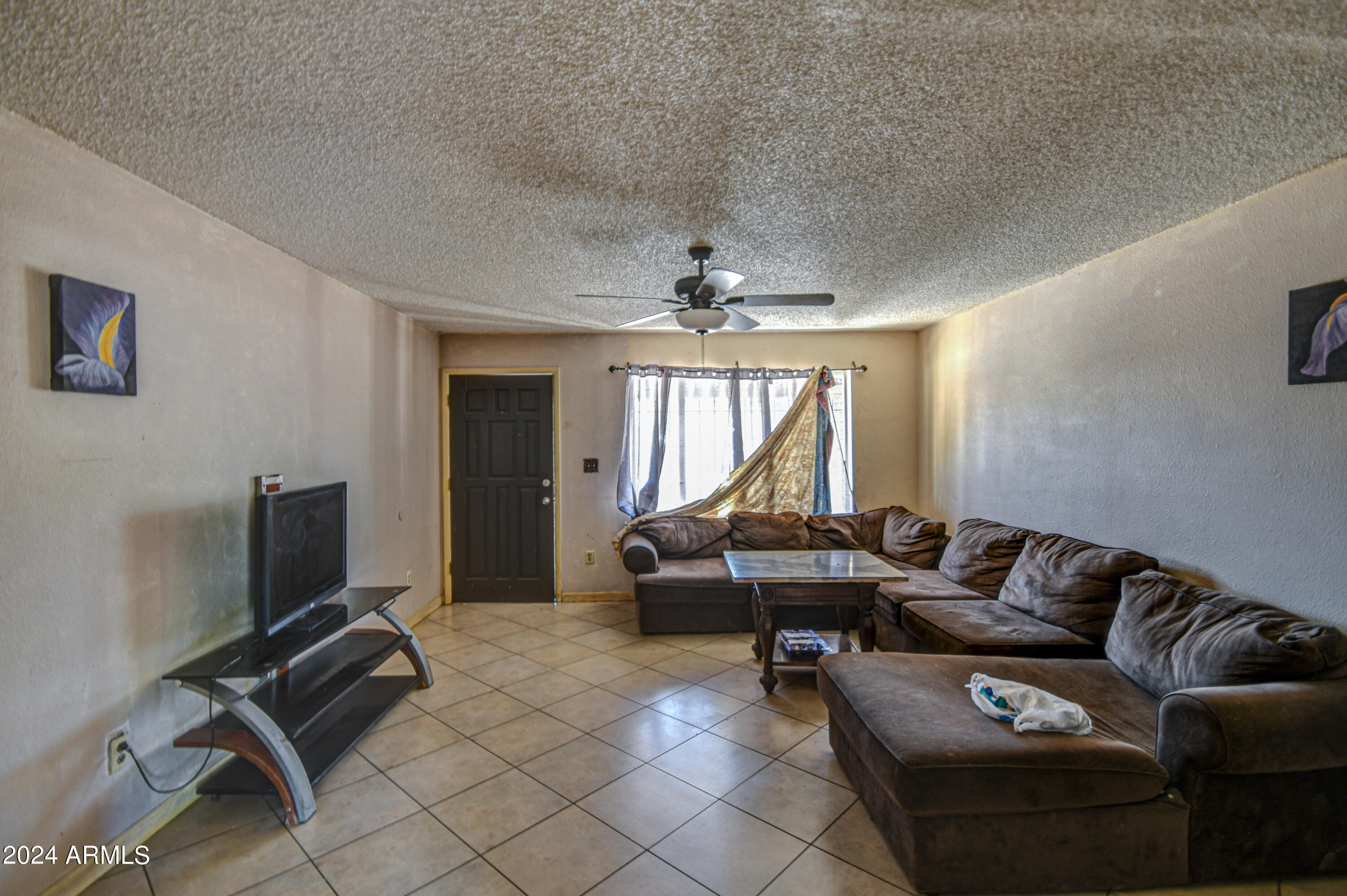 4862 West Almeria Road Phoenix, AZ 85035 - Photo 6 of 36 Living Room 1