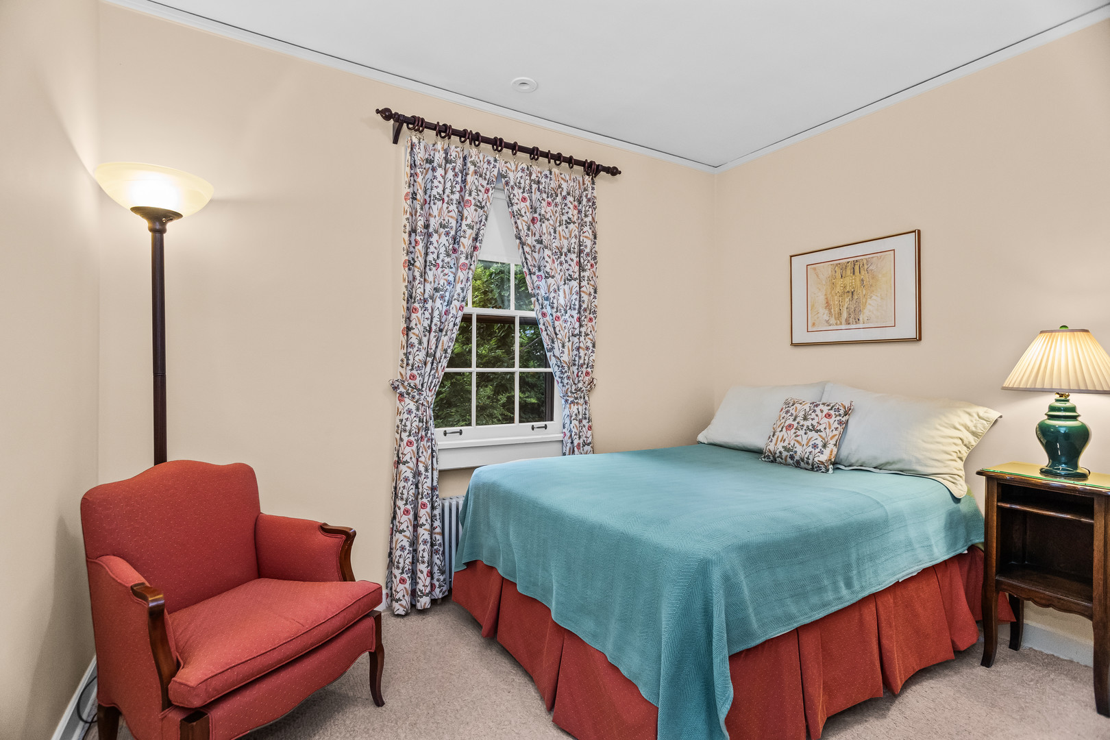 1227 16th Street Wilmette, IL 60091 - Photo 21 of 30 a bedroom with a bed and a couch