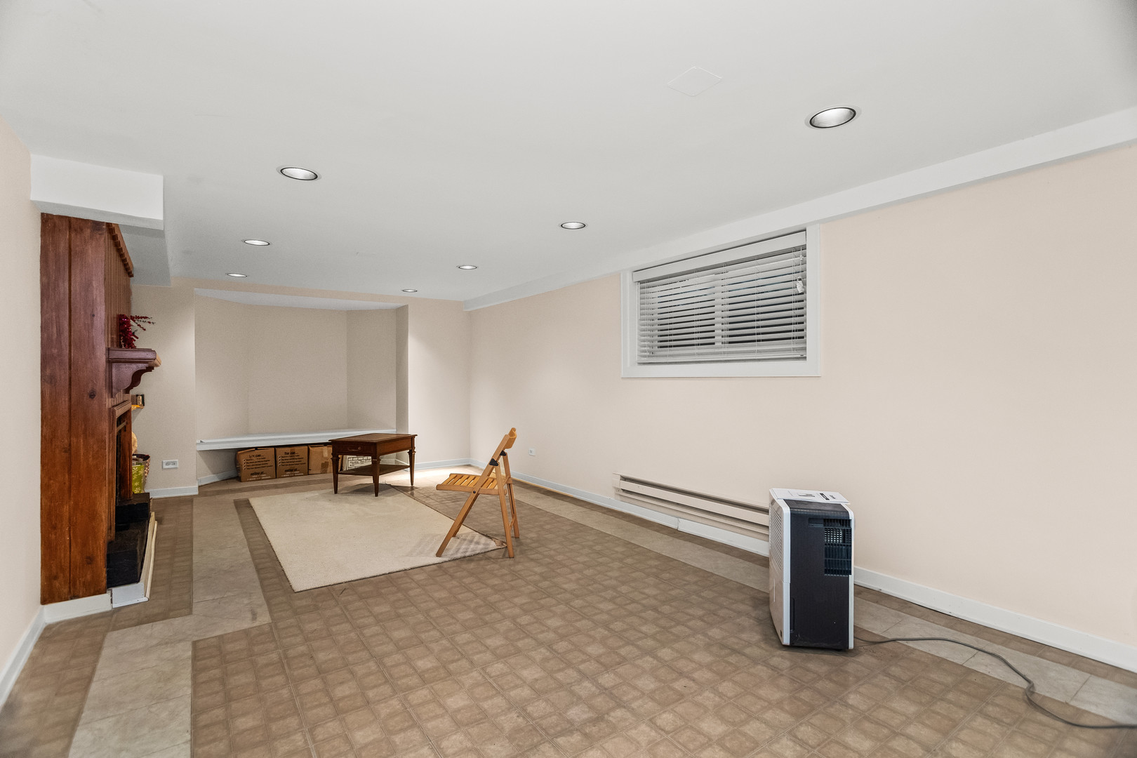 1227 16th Street Wilmette, IL 60091 - Photo 27 of 30 a living room with furniture