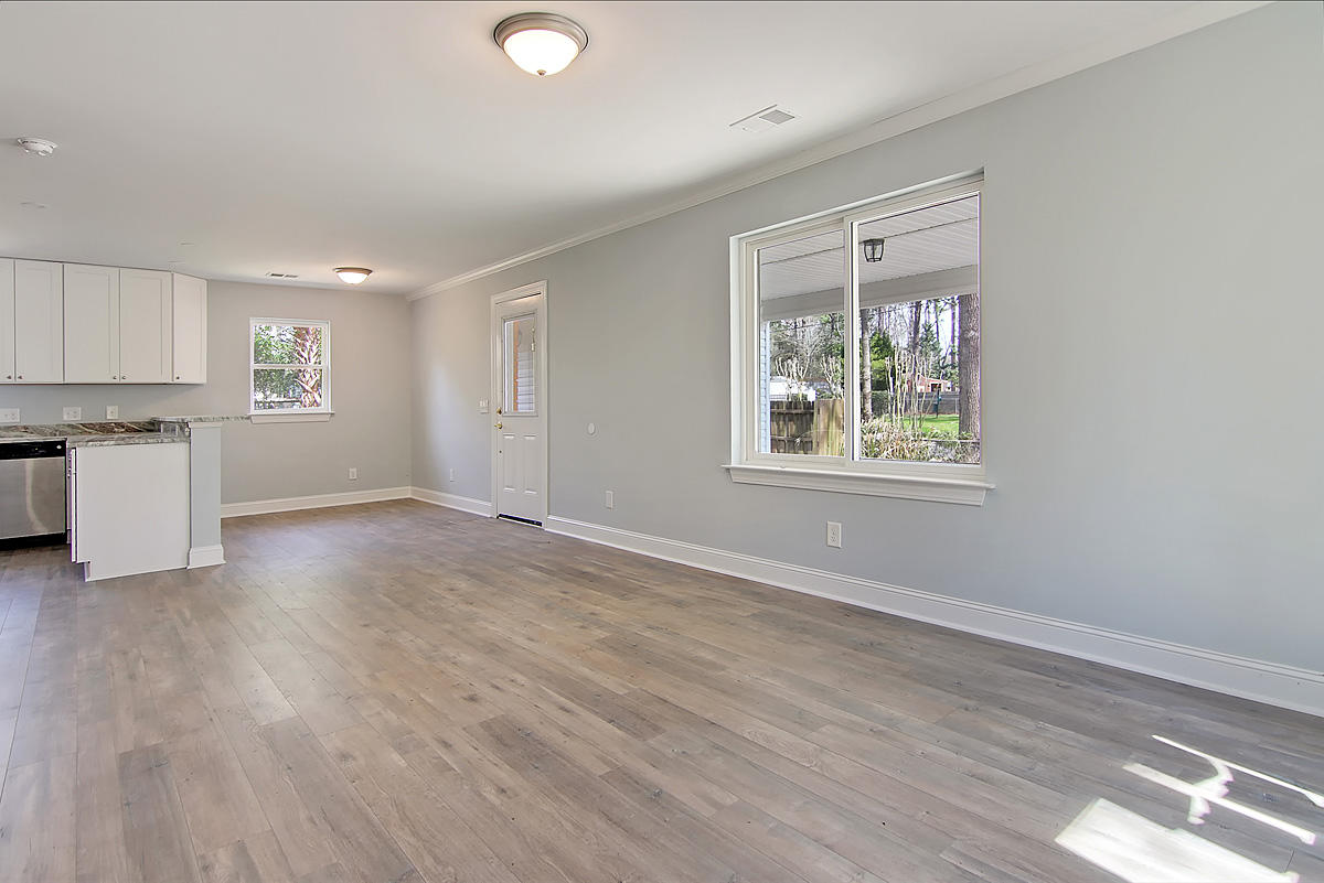 2912 Otranto Road North Charleston, SC 29406 - Photo 4 of 20 2912 Otranto Rd_016