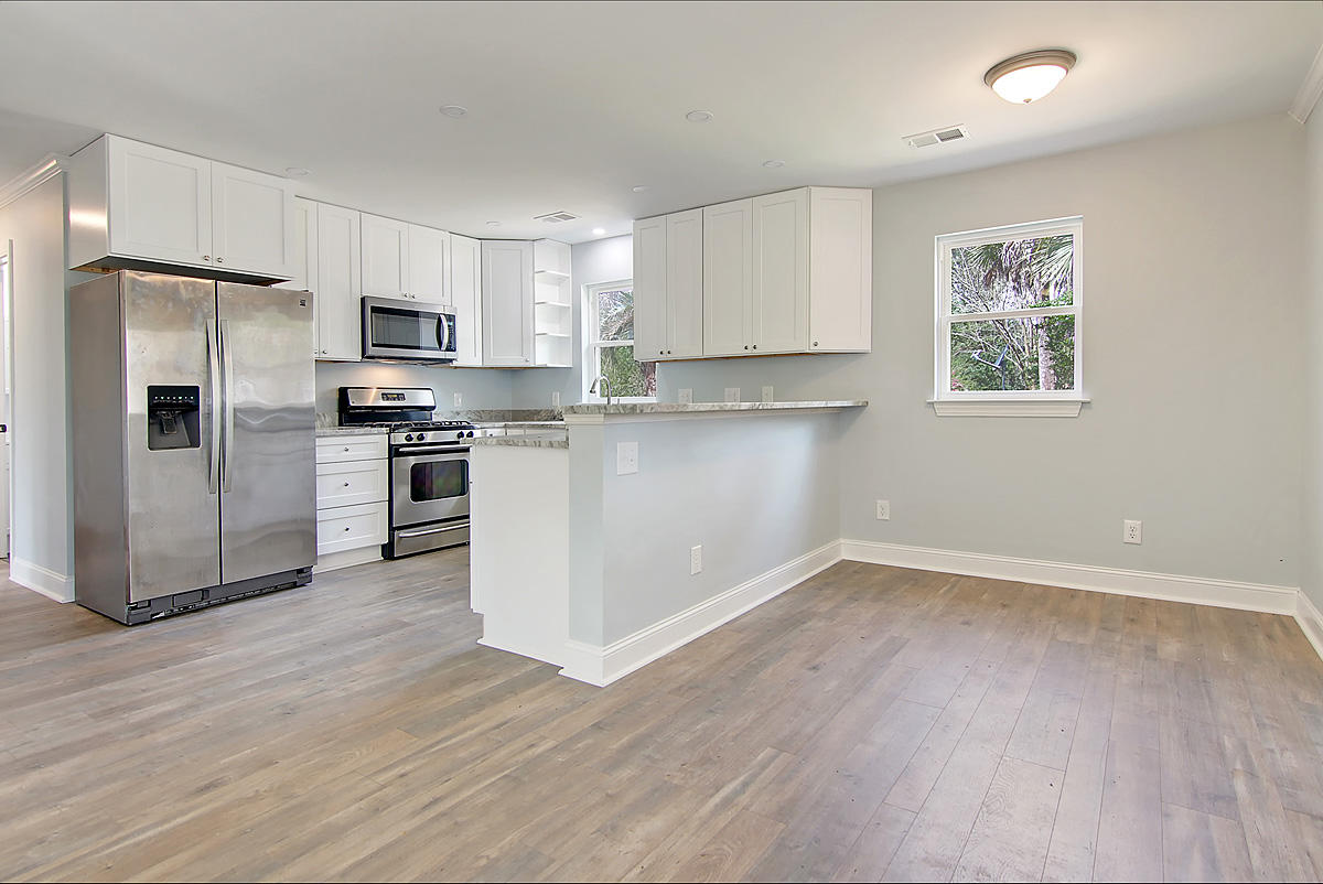 2912 Otranto Road North Charleston, SC 29406 - Photo 6 of 20 2912 Otranto Rd_017