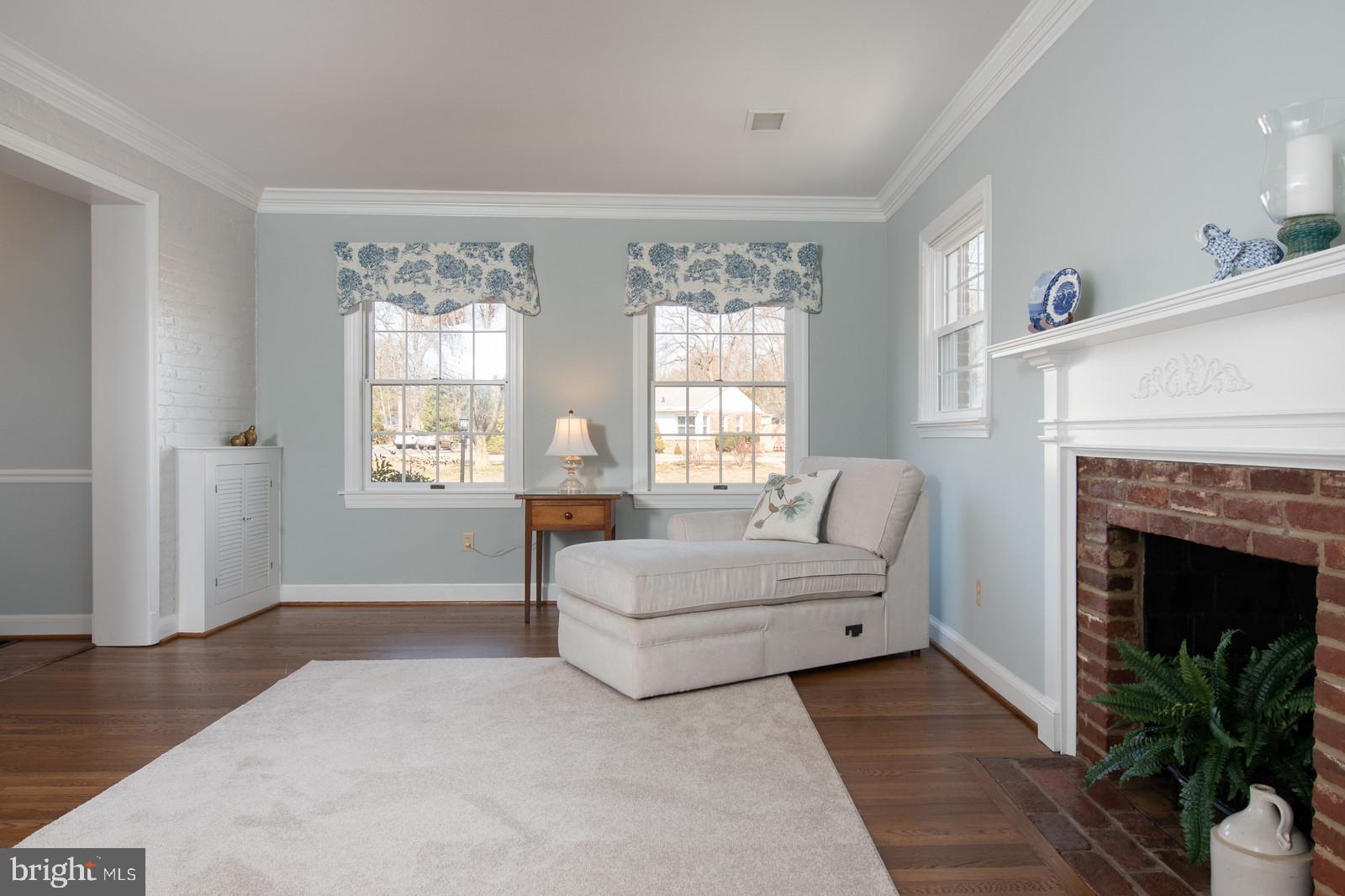 1605 Shenandoah Road Alexandria, VA 22308 - Photo 7 of 40 Living room is an addition to the original house