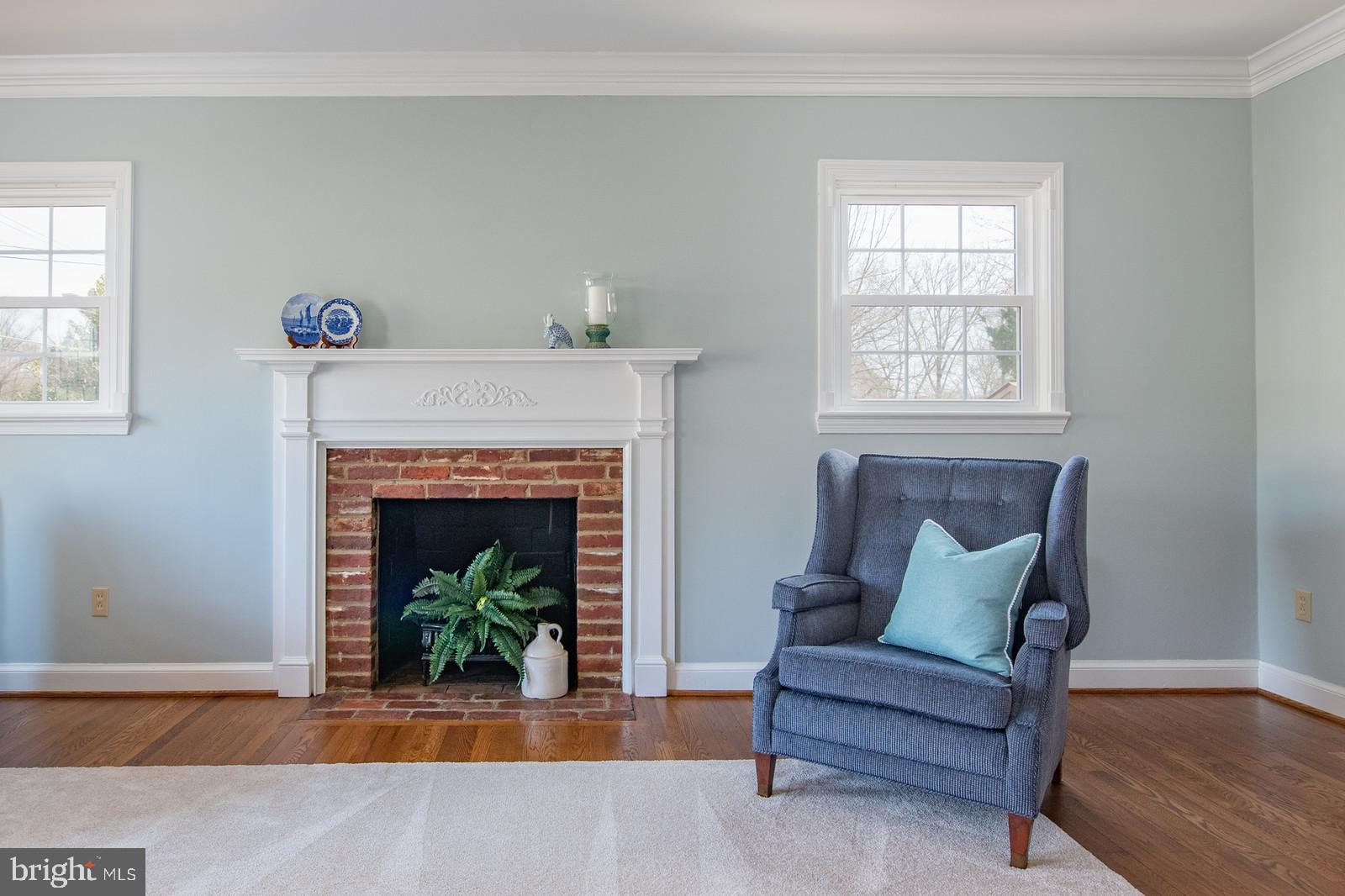 1605 Shenandoah Road Alexandria, VA 22308 - Photo 8 of 40 Formal living room with wood burning fireplace