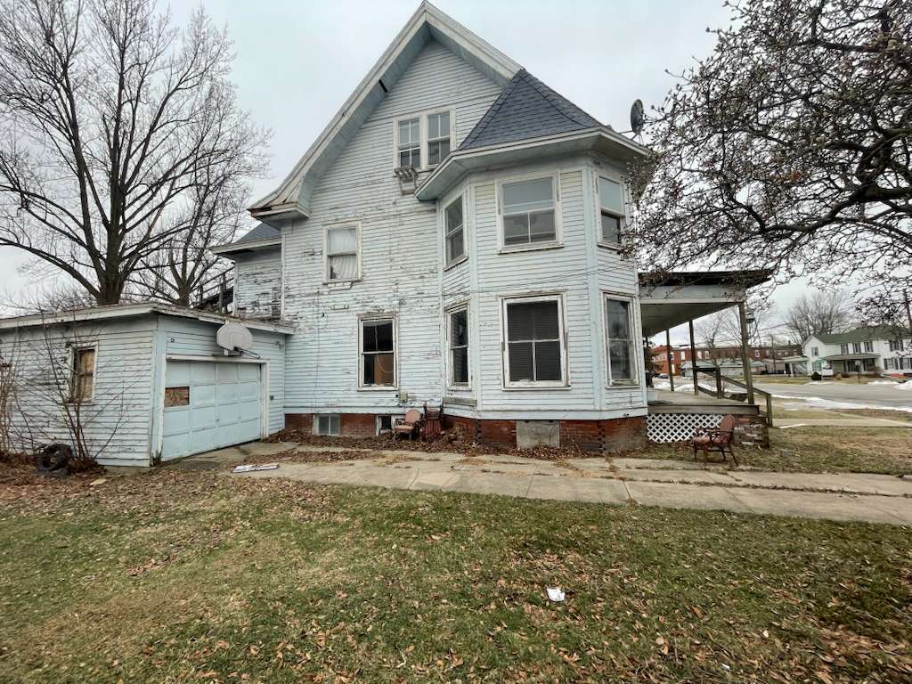 203 East Washington Street Avon, IL 61415 - Photo 2 of 22