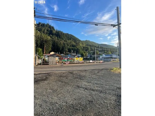 $299,000 | 1009 Garibaldi Avenue, Garibaldi, OR 97118