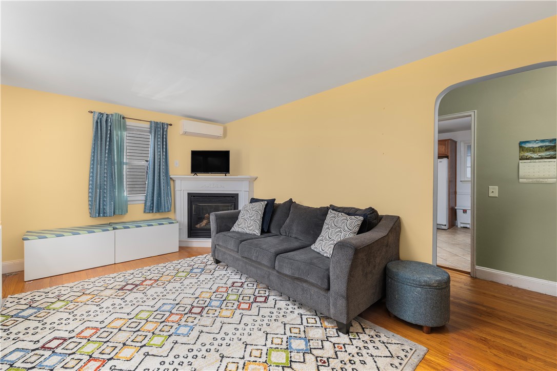 106 Martin Street Pawtucket, RI 02861 - Photo 6 of 33