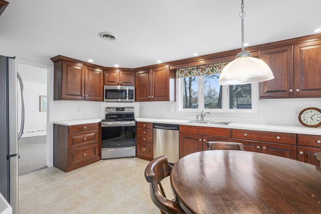 31 Arbor Way Barnstable, MA 02601 - Photo 14 of 42