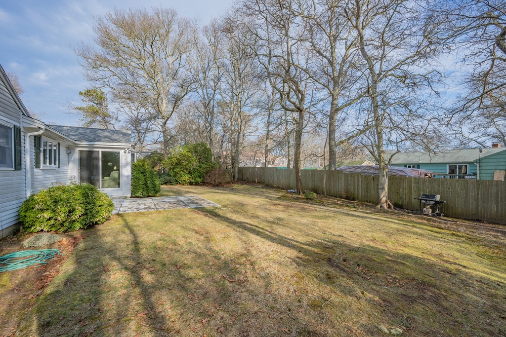 31 Arbor Way Barnstable, MA 02601 - Photo 4 of 42