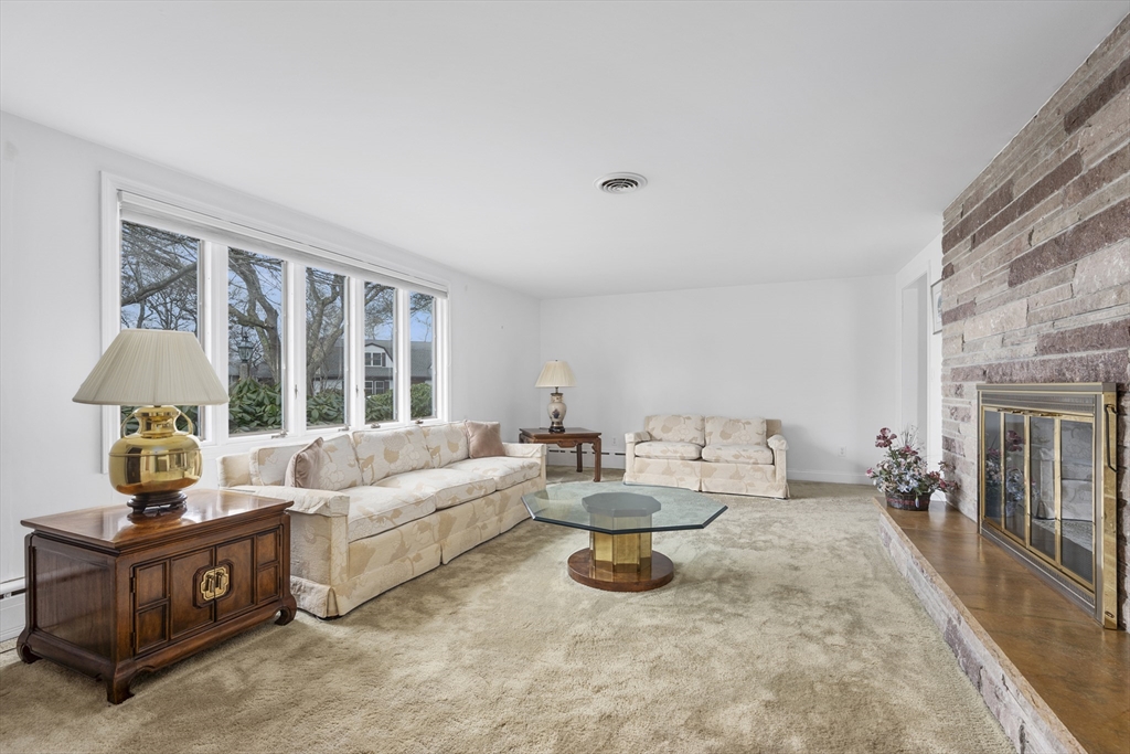 31 Arbor Way Barnstable, MA 02601 - Photo 8 of 42