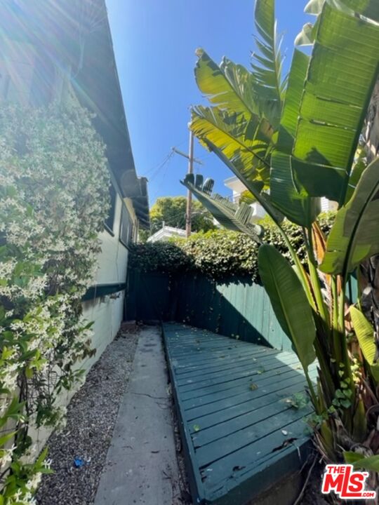 1304 Riviera Avenue, Unit D Venice, CA 90291 - Photo 17 of 17