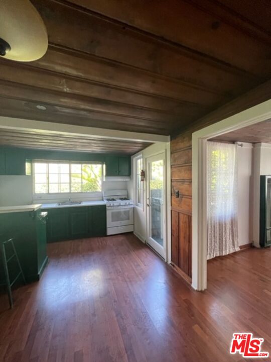 1304 Riviera Avenue, Unit D Venice, CA 90291 - Photo 6 of 17 a view of hallway with stairs and wooden floor