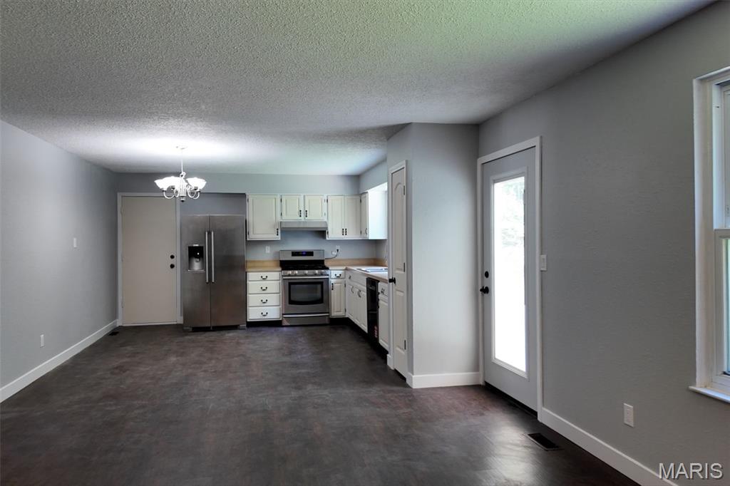 953 Long Branch Road Troy, IL 62294 - Photo 16 of 35 Gallery Image 16