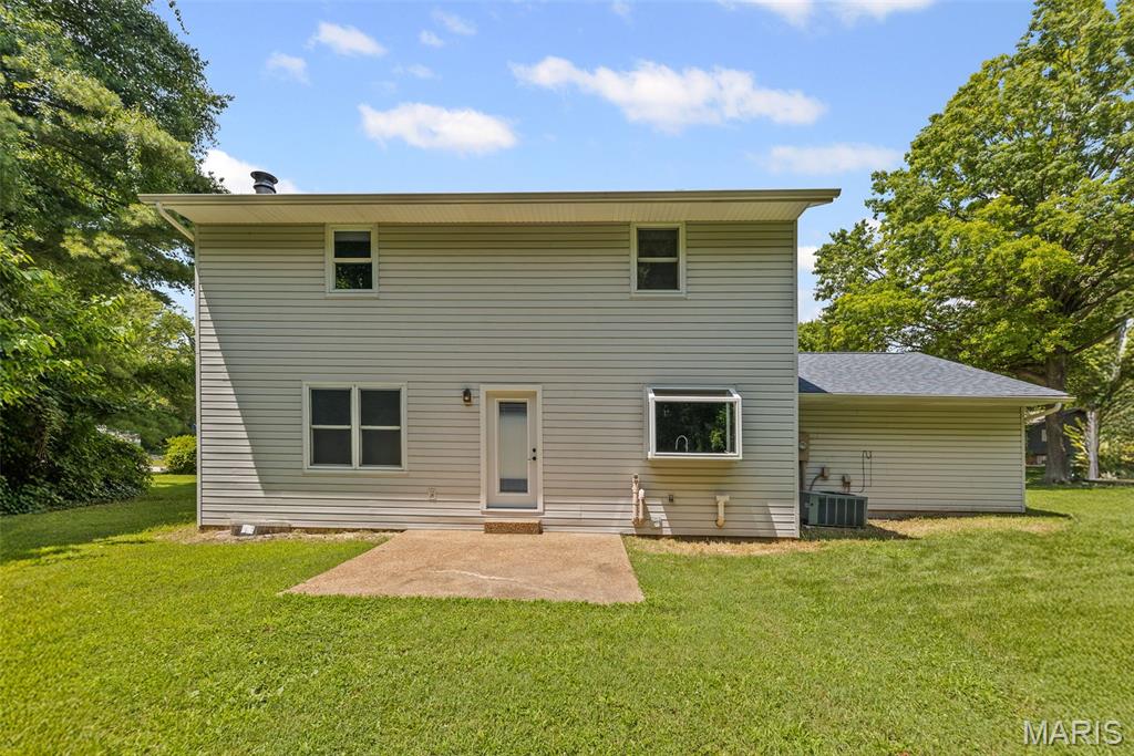 953 Long Branch Road Troy, IL 62294 - Photo 3 of 35 Gallery Image 3