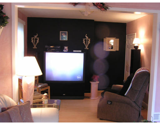 34 Westvale Road Medford, MA 02155 - Photo 5 of 17 Gallery Image 5