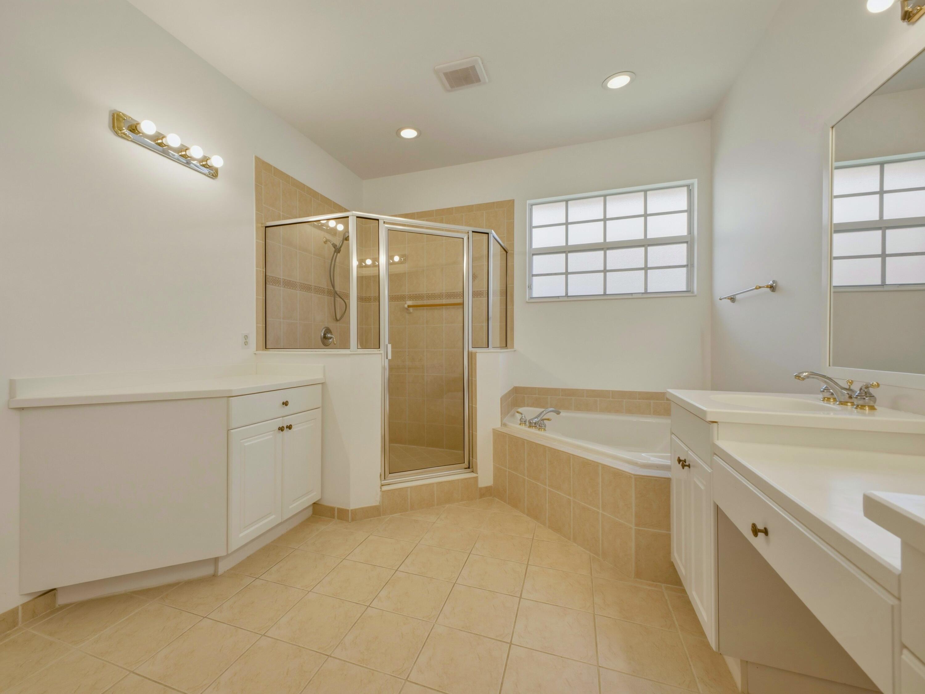 119 Lancaster Road Boynton Beach, FL 33426 - Photo 34 of 57 Primary Bathroom