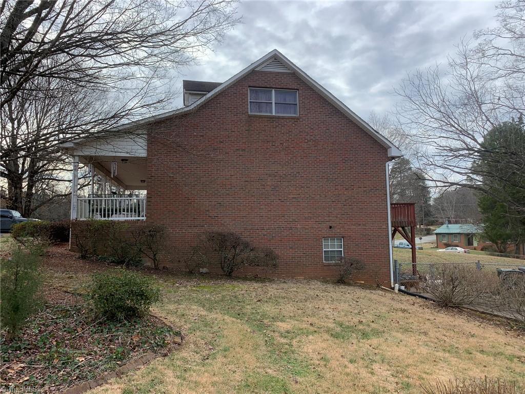 325 Boaze Road Lexington, NC 27295 - Photo 2 of 25 Gallery Image 2