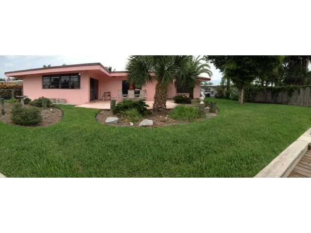 3208 Dover Road Pompano Beach, FL 33062 - Photo 2 of 17 Exterior Front
