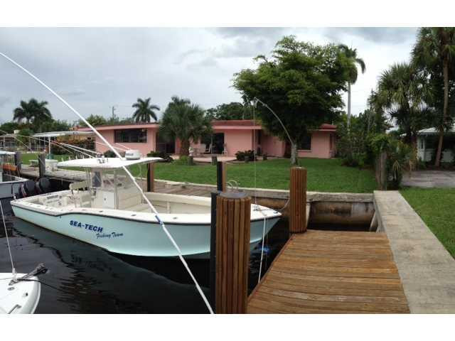 3208 Dover Road Pompano Beach, FL 33062 - Photo 3 of 17 Exterior Front