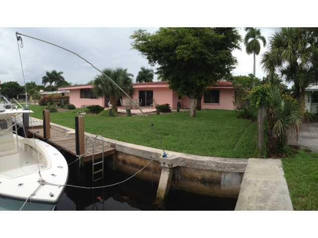3208 Dover Road Pompano Beach, FL 33062 - Photo 4 of 17 Exterior Front