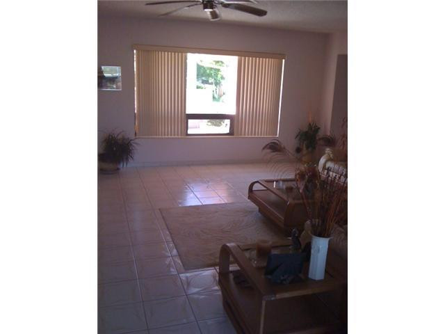 3208 Dover Road Pompano Beach, FL 33062 - Photo 10 of 17 Exterior Front
