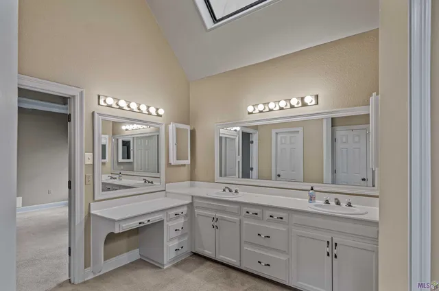 $575,000 | 7530 Old Sturbridge Lane, Baton Rouge, LA 70806