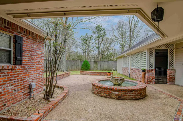 $575,000 | 7530 Old Sturbridge Lane, Baton Rouge, LA 70806