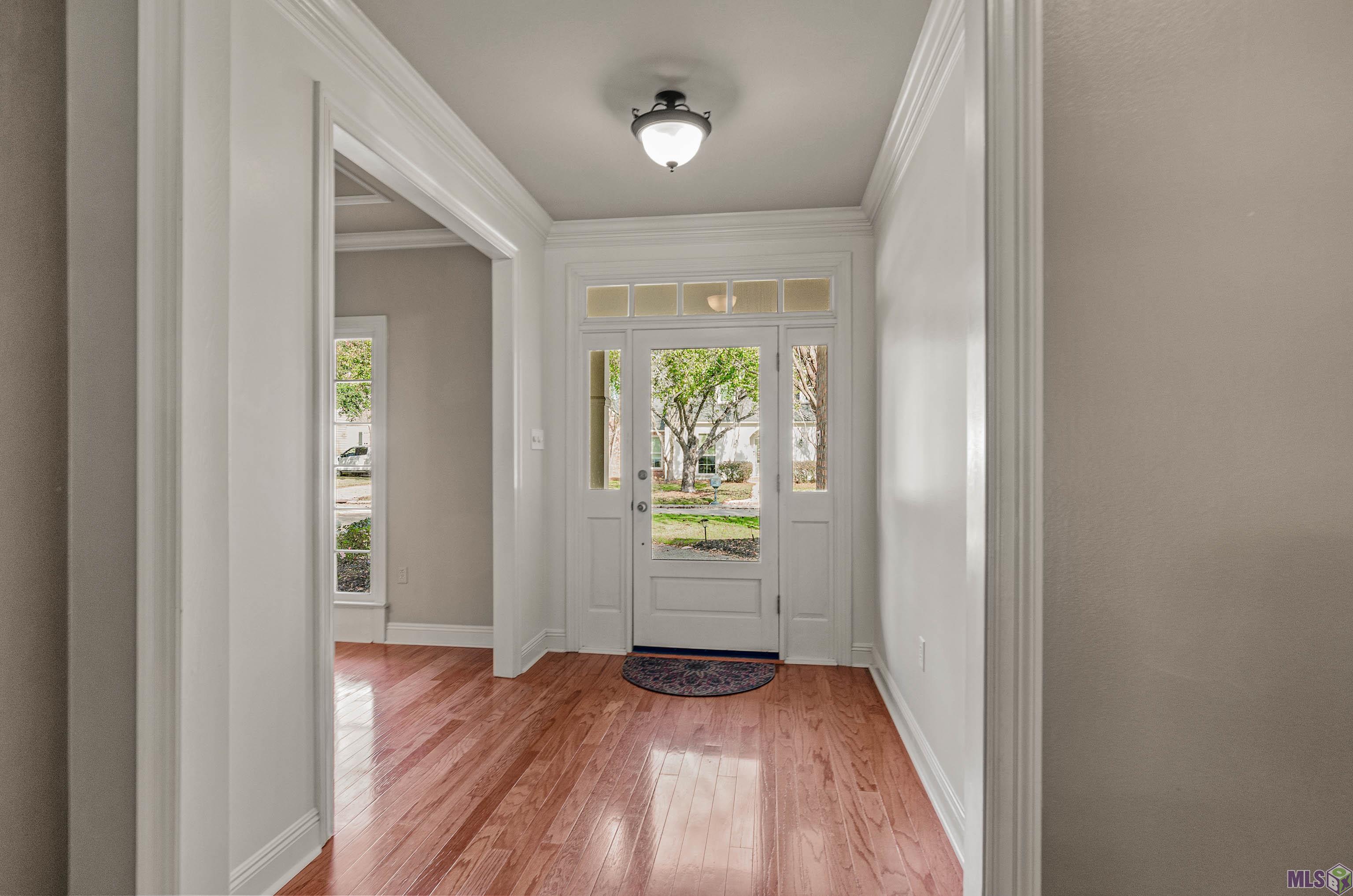 7530 Old Sturbridge Lane Baton Rouge, LA 70806 - Photo 4 of 32 Foyer