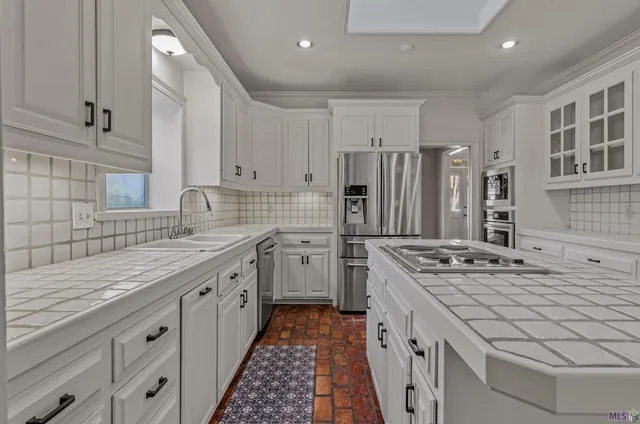 $575,000 | 7530 Old Sturbridge Lane, Baton Rouge, LA 70806