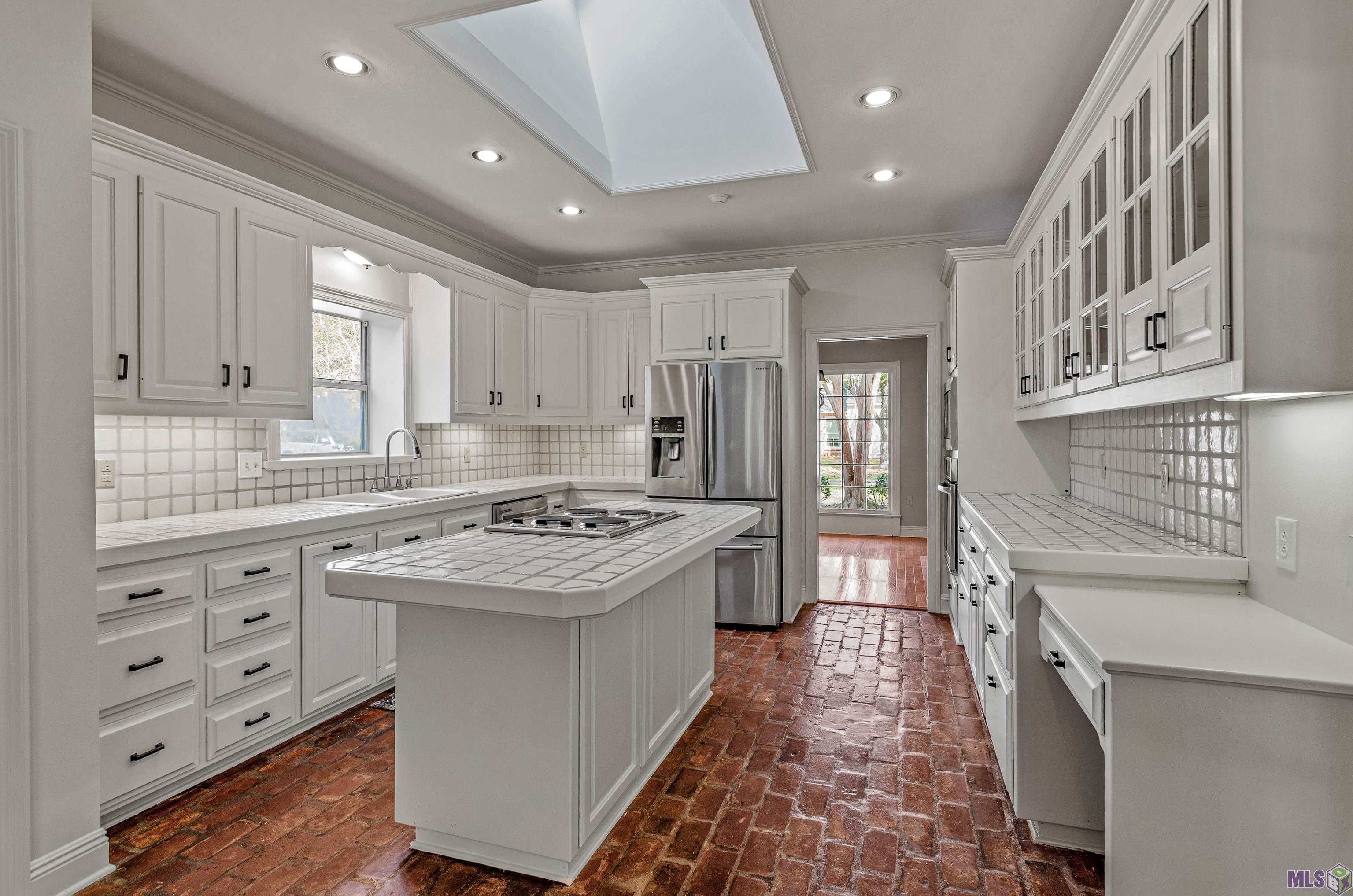 7530 Old Sturbridge Lane Baton Rouge, LA 70806 - Photo 7 of 32 Kitchen