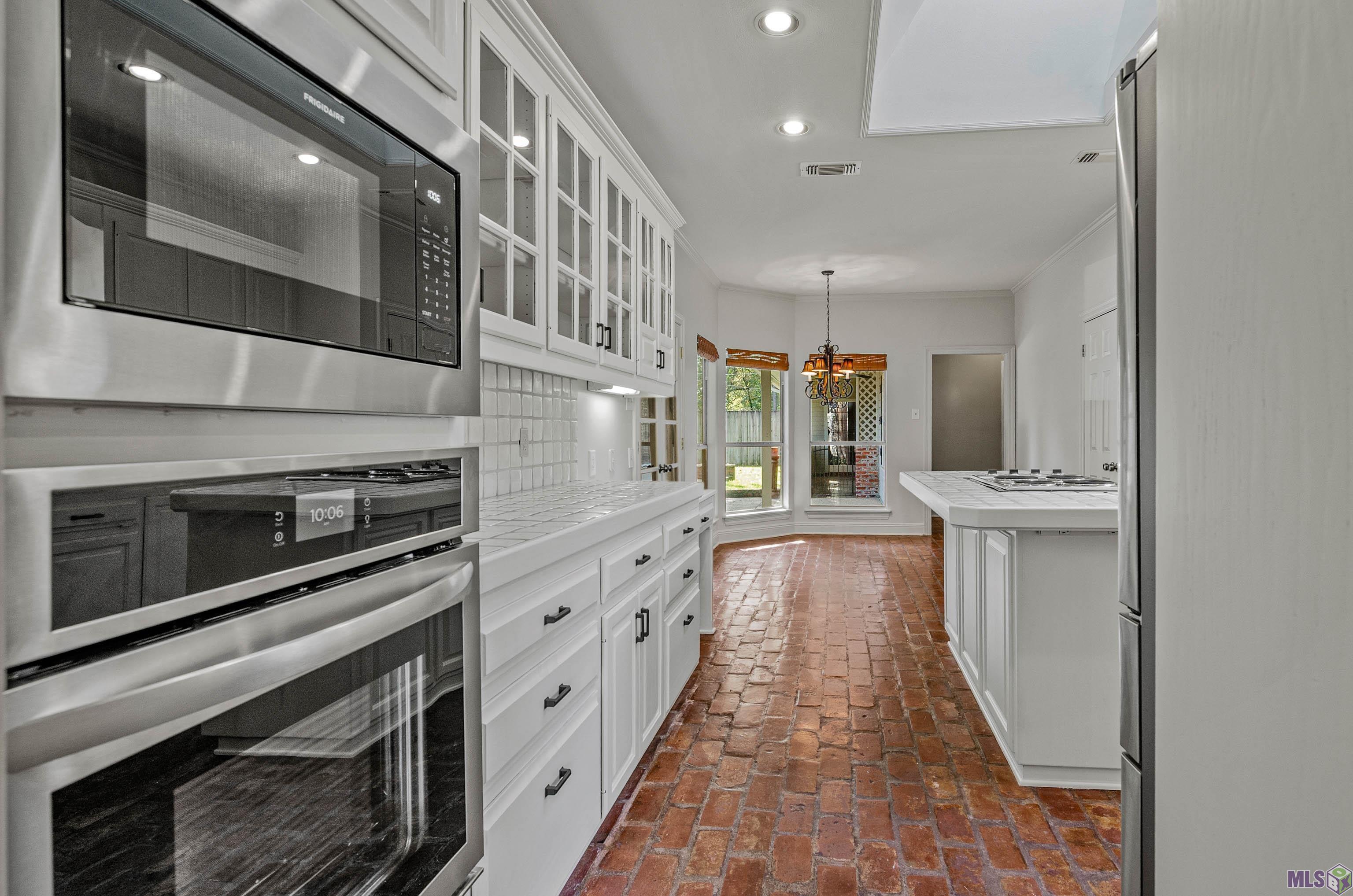 7530 Old Sturbridge Lane Baton Rouge, LA 70806 - Photo 9 of 32 Kitchen