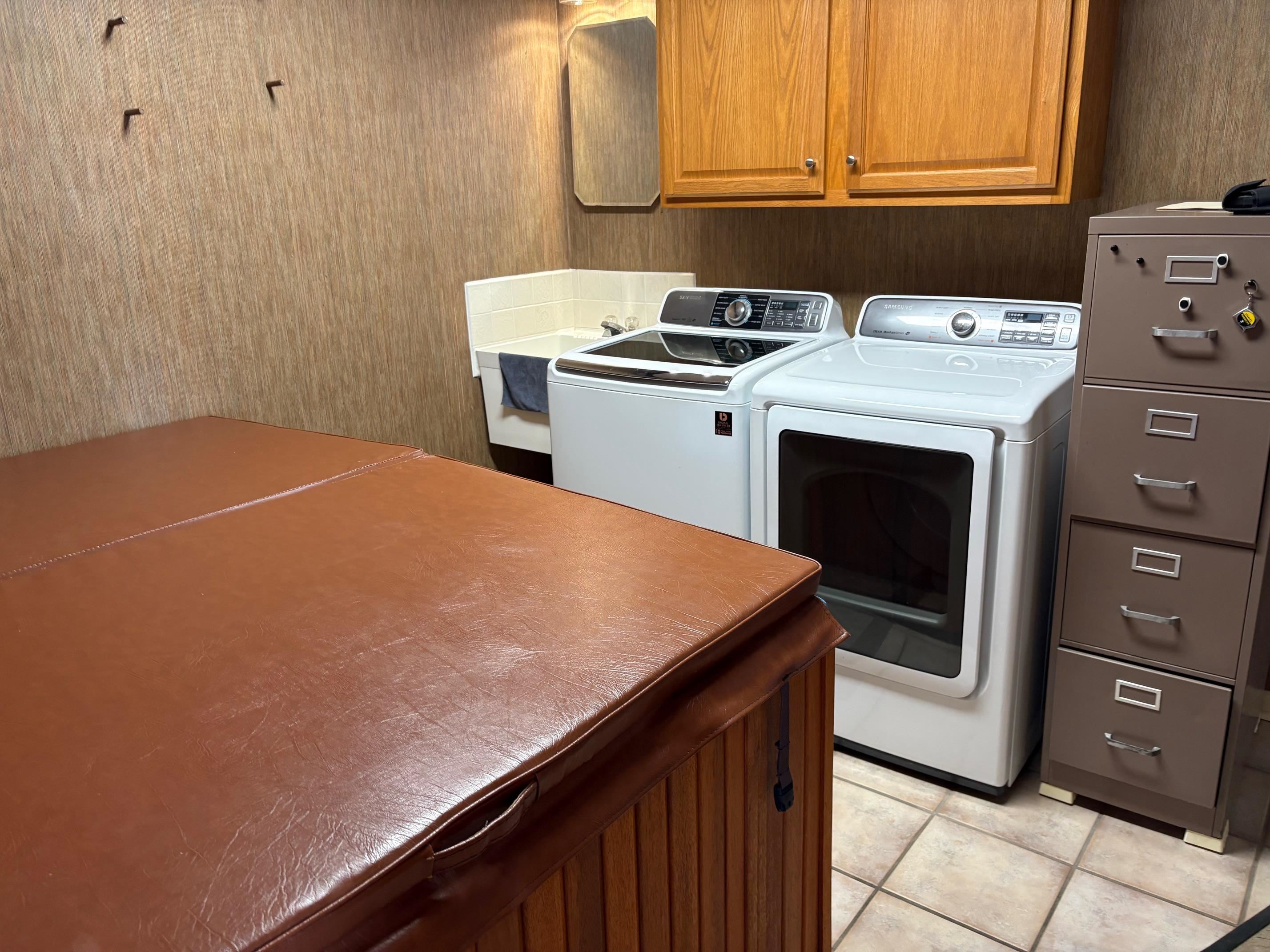 48 Confederate Street Verona, VA 24482 - Photo 12 of 47 a utility room with dryer and washer