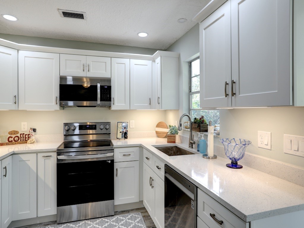 1379 Scroll Street Sebastian, FL 32958 - Photo 4 of 30