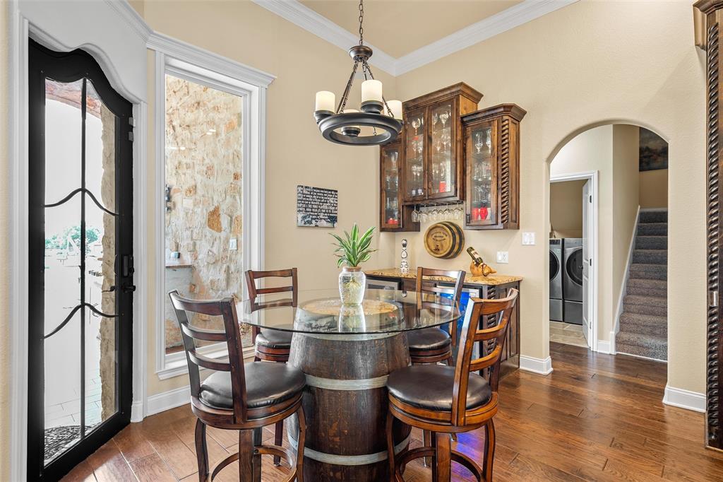 241 Chapman Road Hewitt, TX 76643 - Photo 9 of 40 Breakfast area off kitchen