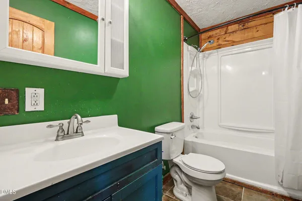 en empty room with windows