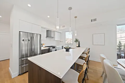 $1,249,000 | 260 Beacon Street, Unit 201, Somerville, MA 02143