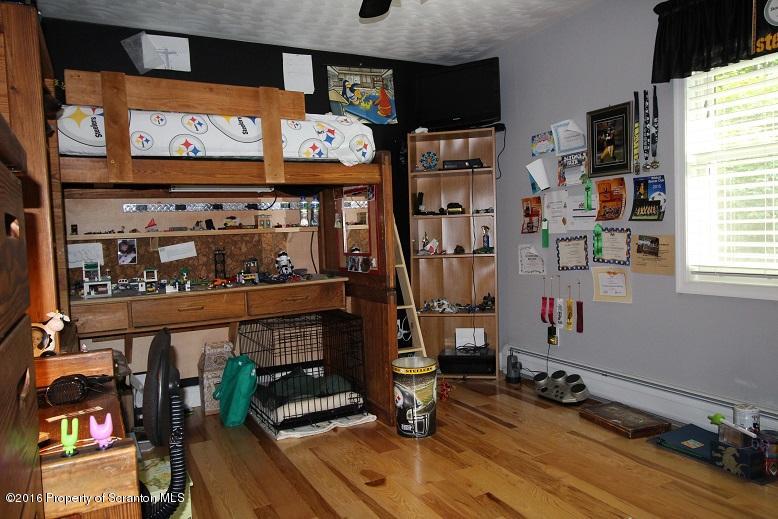 1620 Cortez Road Lake Ariel, PA 18436 - Photo 45 of 80 a room with musical instruments
