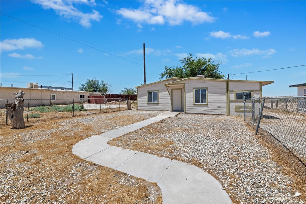 34942 Birch Road Barstow, CA 92311 - Photo 3 of 27