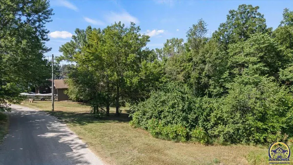 $359,000 | 160 Lakeshore Drive, Council Grove, KS 66846