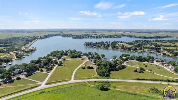 $359,000 | 160 Lakeshore Drive, Council Grove, KS 66846