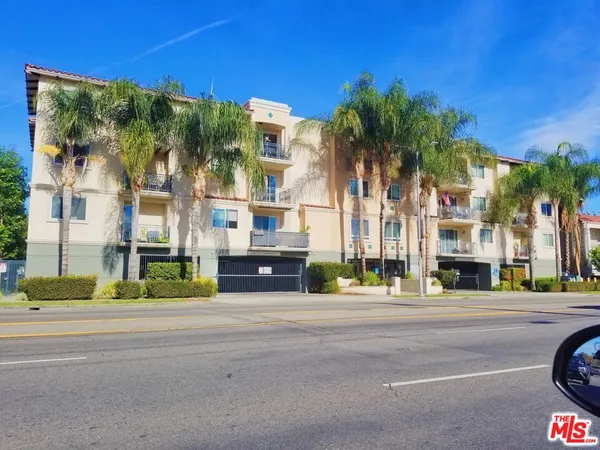 $499,950 | 13941 Sherman Way, Unit 204, Van Nuys, CA 91405