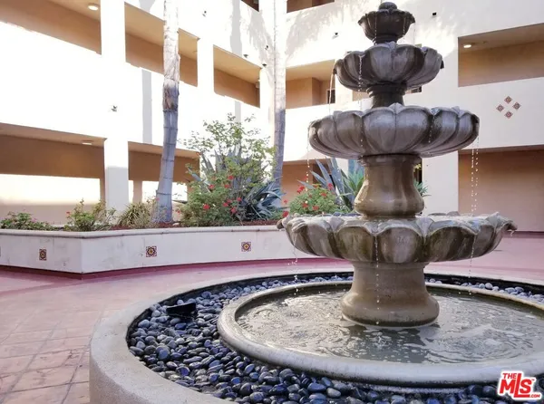 $499,950 | 13941 Sherman Way, Unit 204, Van Nuys, CA 91405