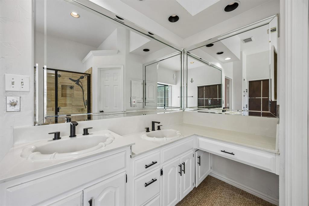 8608 Mill Creek Road Irving, TX 75063 - Photo 20 of 28